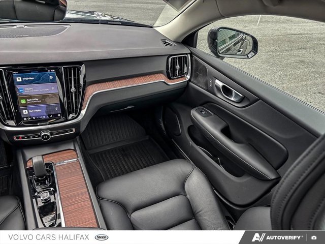 2024 Volvo S60 Plus Dark Theme-24