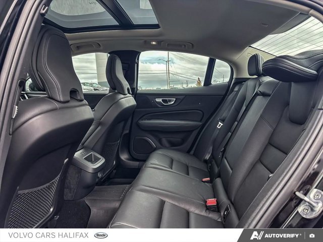 2024 Volvo S60 Plus Dark Theme-22