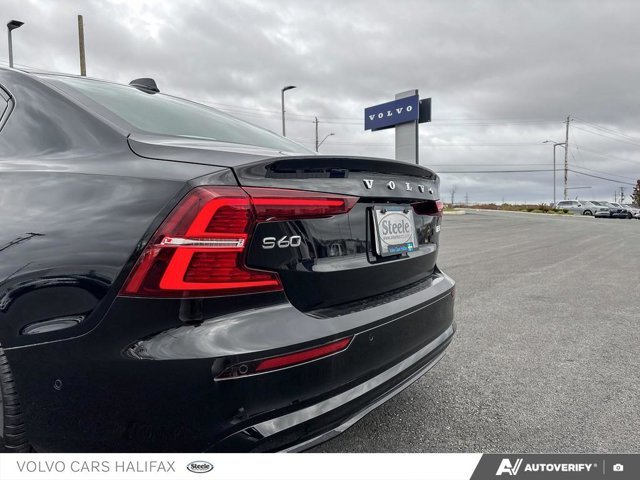 2024 Volvo S60 Plus Dark Theme-10