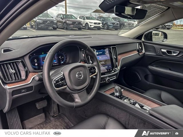 2024 Volvo S60 Plus Dark Theme-12