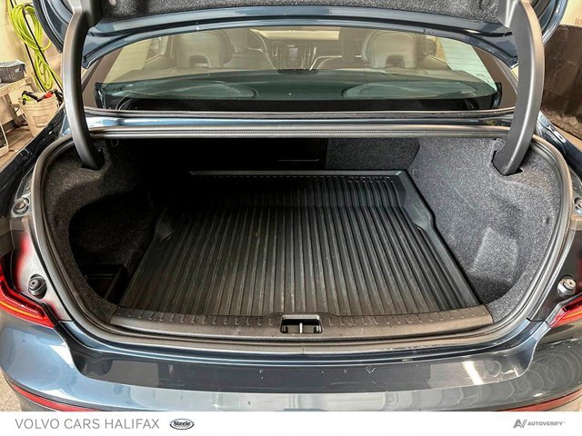 Volvo S60 Plus Dark Theme 2024-11