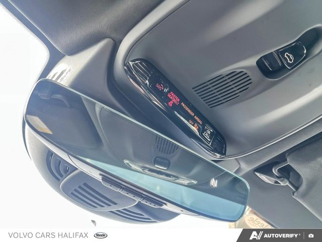 2019 Volvo S90 Inscription-19