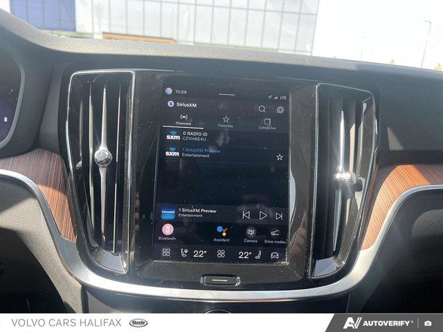 2023 Volvo V60 Cross Country Plus-16