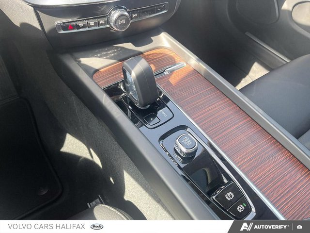 2023 Volvo V60 Cross Country Plus-17