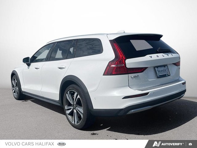 2023 Volvo V60 Cross Country Plus-3