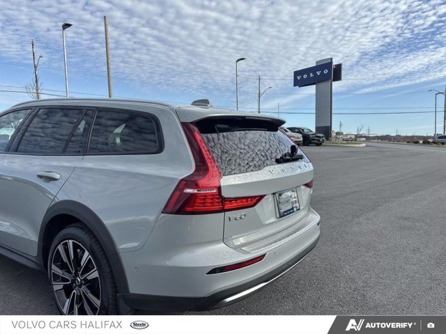 2025 Volvo V60 Cross Country Plus-10