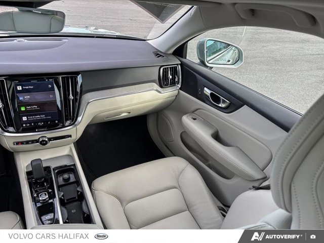 2025 Volvo V60 Cross Country Plus-24