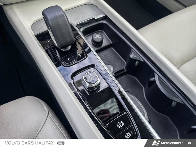 2025 Volvo V60 Cross Country Plus-17