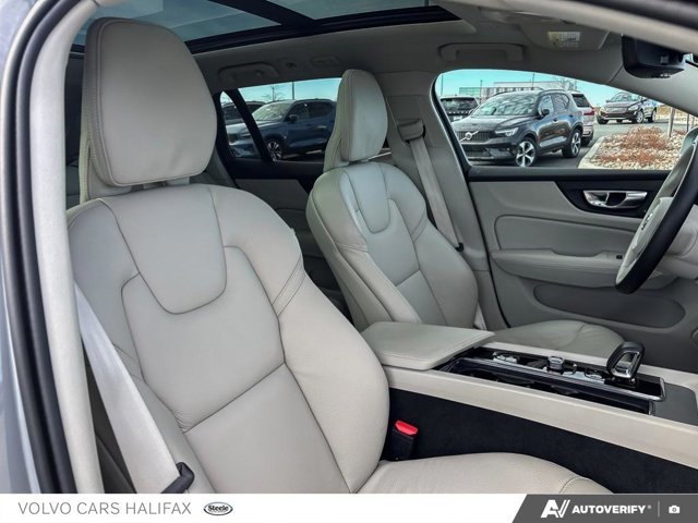 2025 Volvo V60 Cross Country Plus-21