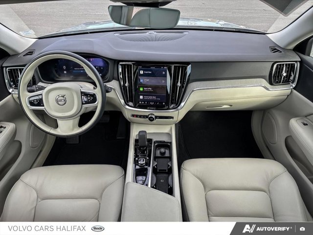2025 Volvo V60 Cross Country Plus-23