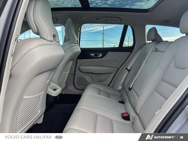 2025 Volvo V60 Cross Country Plus-22