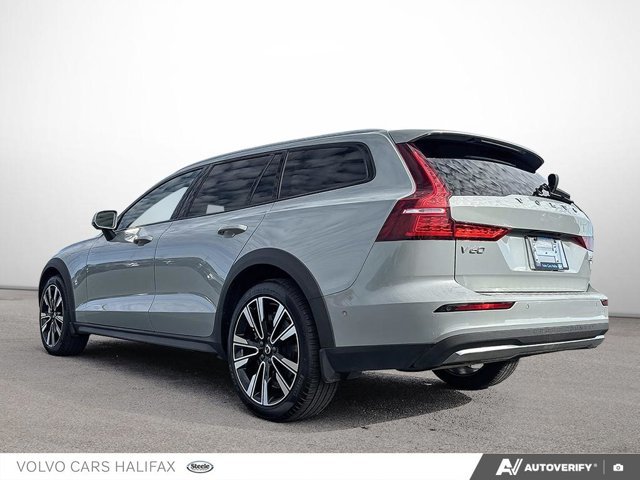 2025 Volvo V60 Cross Country Plus-3
