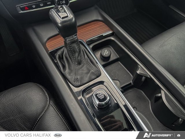 2022 Volvo V60 Momentum-17