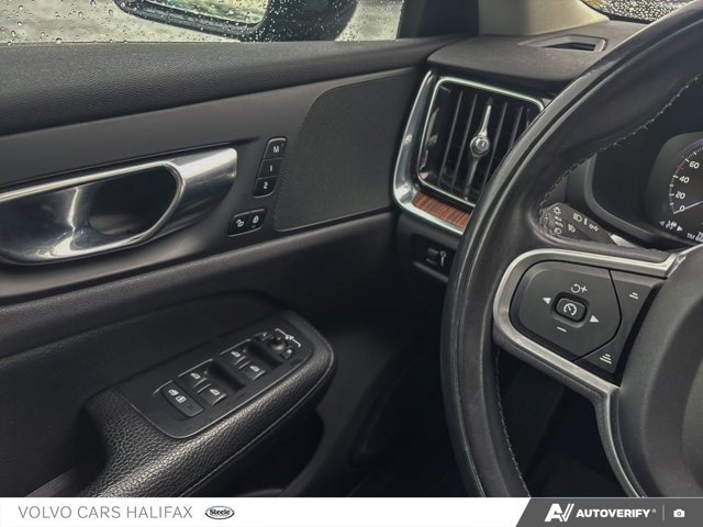2022 Volvo V60 Momentum-16