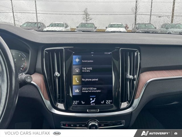 2022 Volvo V60 Momentum-18