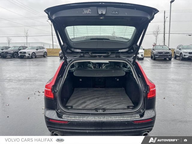 2022 Volvo V60 Momentum-11