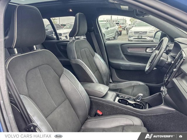 2021 Volvo XC40 R-Design-21