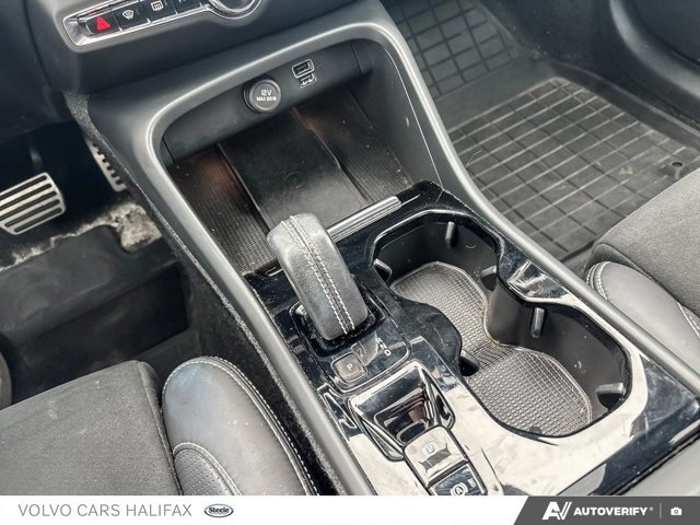 2021 Volvo XC40 R-Design-17