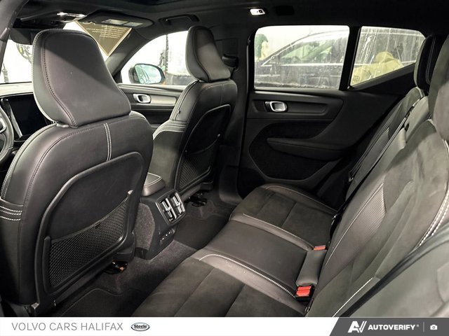 2021 Volvo XC40 R-Design-22