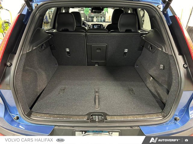 2021 Volvo XC40 R-Design-11