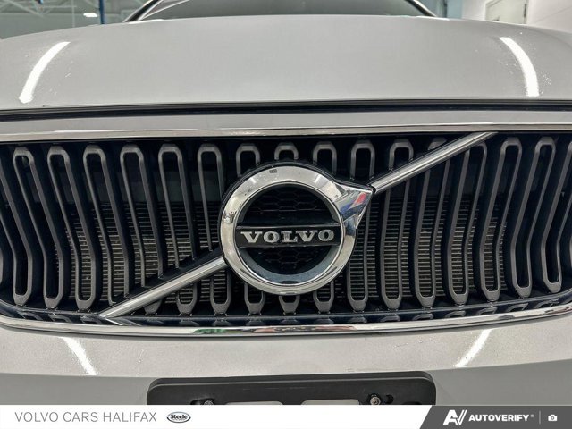Volvo XC40 Momentum 2021-8