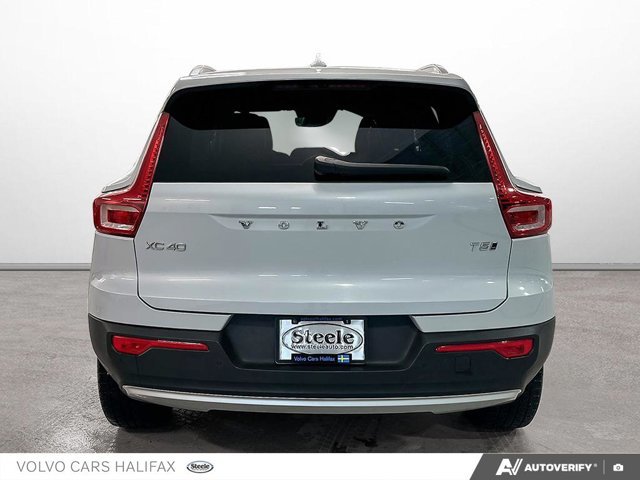 Volvo XC40 Momentum 2021-4