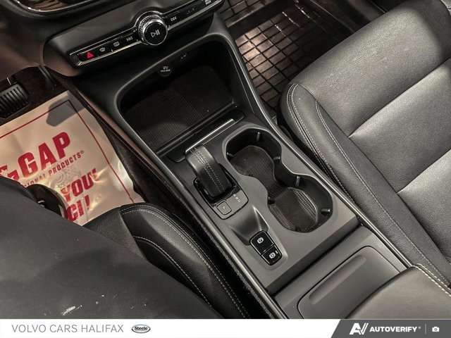 Volvo XC40 Momentum 2021-17