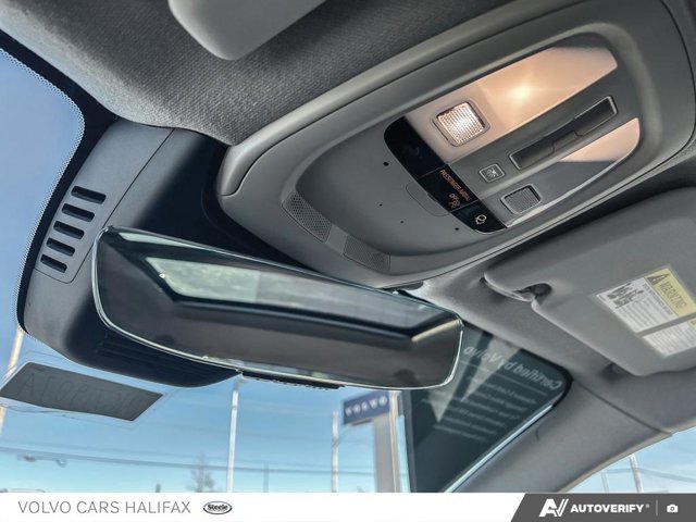 2023 Volvo XC40 Ultimate Dark Theme-18