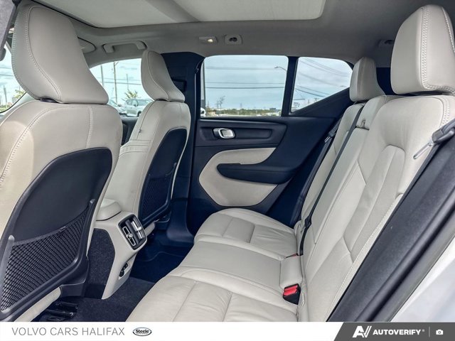 2023 Volvo XC40 Ultimate Dark Theme-22