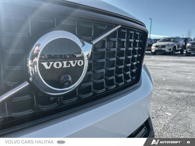 2023 Volvo XC40 Ultimate Dark Theme-7