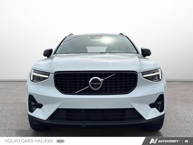 2023 Volvo XC40 Ultimate Dark Theme-1