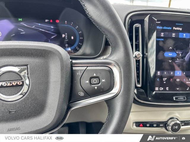 2023 Volvo XC40 Ultimate Dark Theme-15