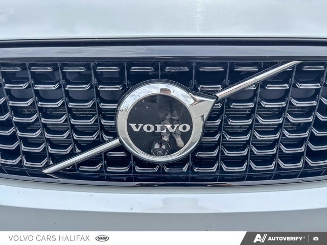 2023 Volvo XC40 Ultimate Dark Theme-8