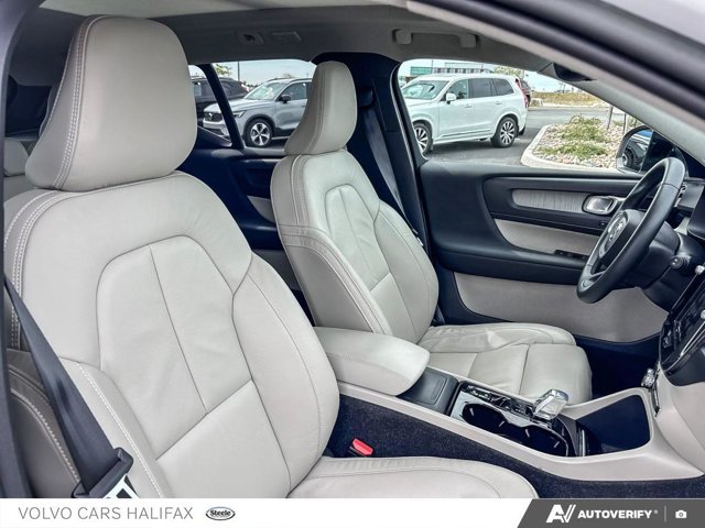 2023 Volvo XC40 Ultimate Dark Theme-21