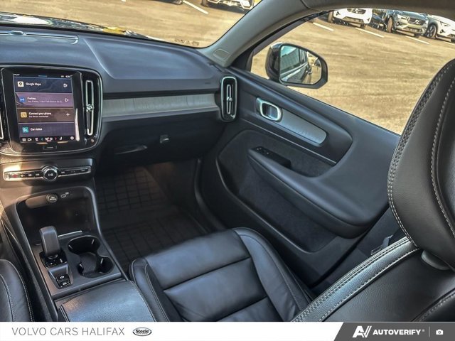 2023 Volvo XC40 Core-24