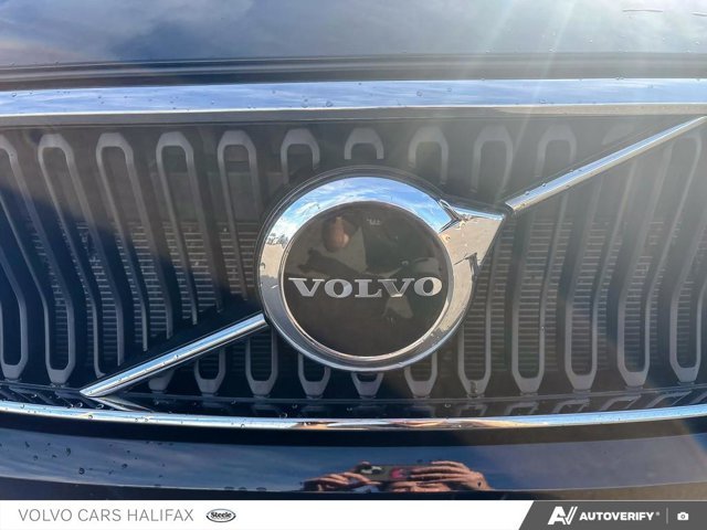 2023 Volvo XC40 Core-8