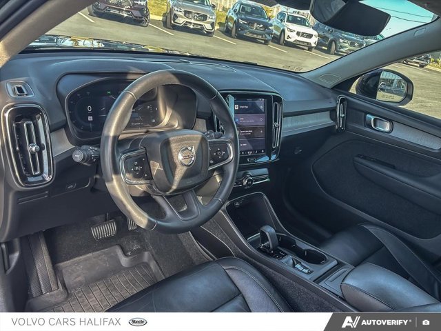 2023 Volvo XC40 Core-12