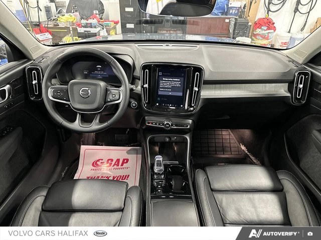 2023 Volvo XC40 Ultimate Bright Theme-23