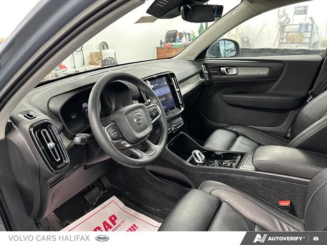 2023 Volvo XC40 Ultimate Bright Theme-12