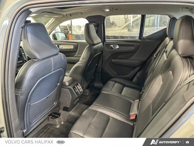 2024 Volvo XC40 Plus Dark Theme-22