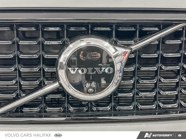 2024 Volvo XC40 Plus Dark Theme-8