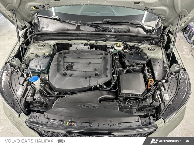 2024 Volvo XC40 Plus Dark Theme-9
