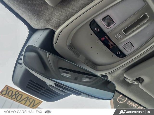 Volvo XC40 Plus Dark Theme 2024-19