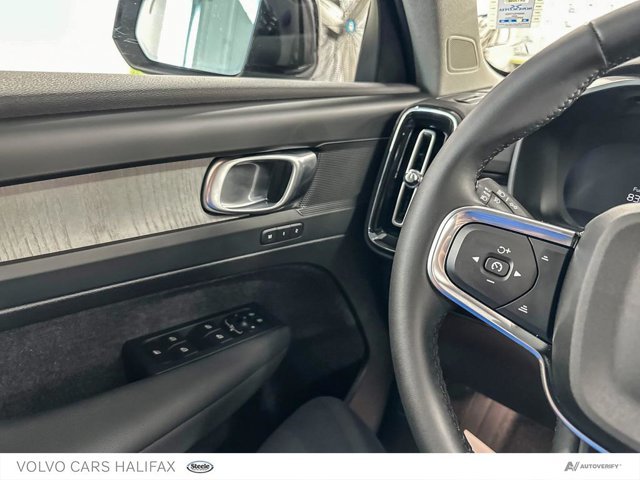 2025 Volvo XC40 Plus Dark Theme-16