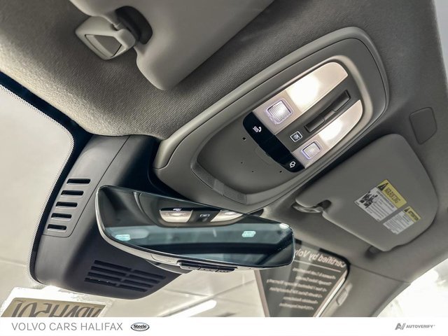 2025 Volvo XC40 Plus Dark Theme-20