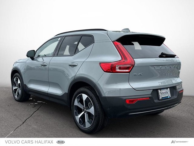 2025 Volvo XC40 Plus Dark Theme-3