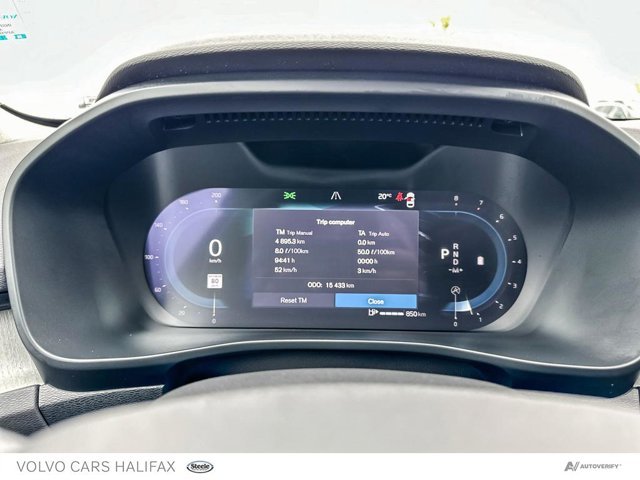 2025 Volvo XC40 Plus Dark Theme-14