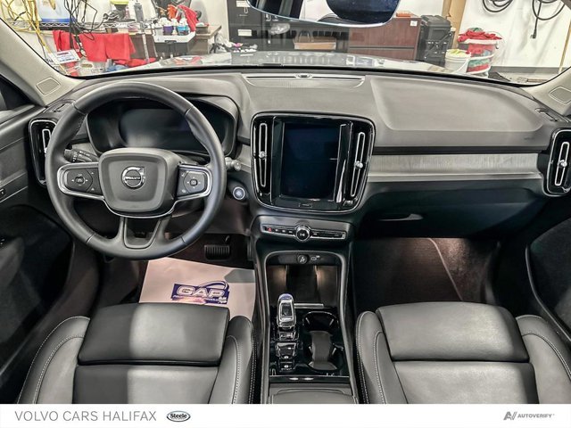 2025 Volvo XC40 Plus Dark Theme-23