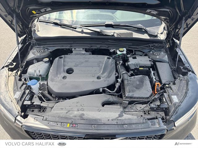 2025 Volvo XC40 Plus Dark Theme-9