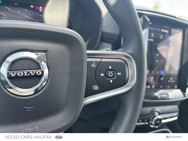 2025 Volvo XC40 Plus Dark Theme-15